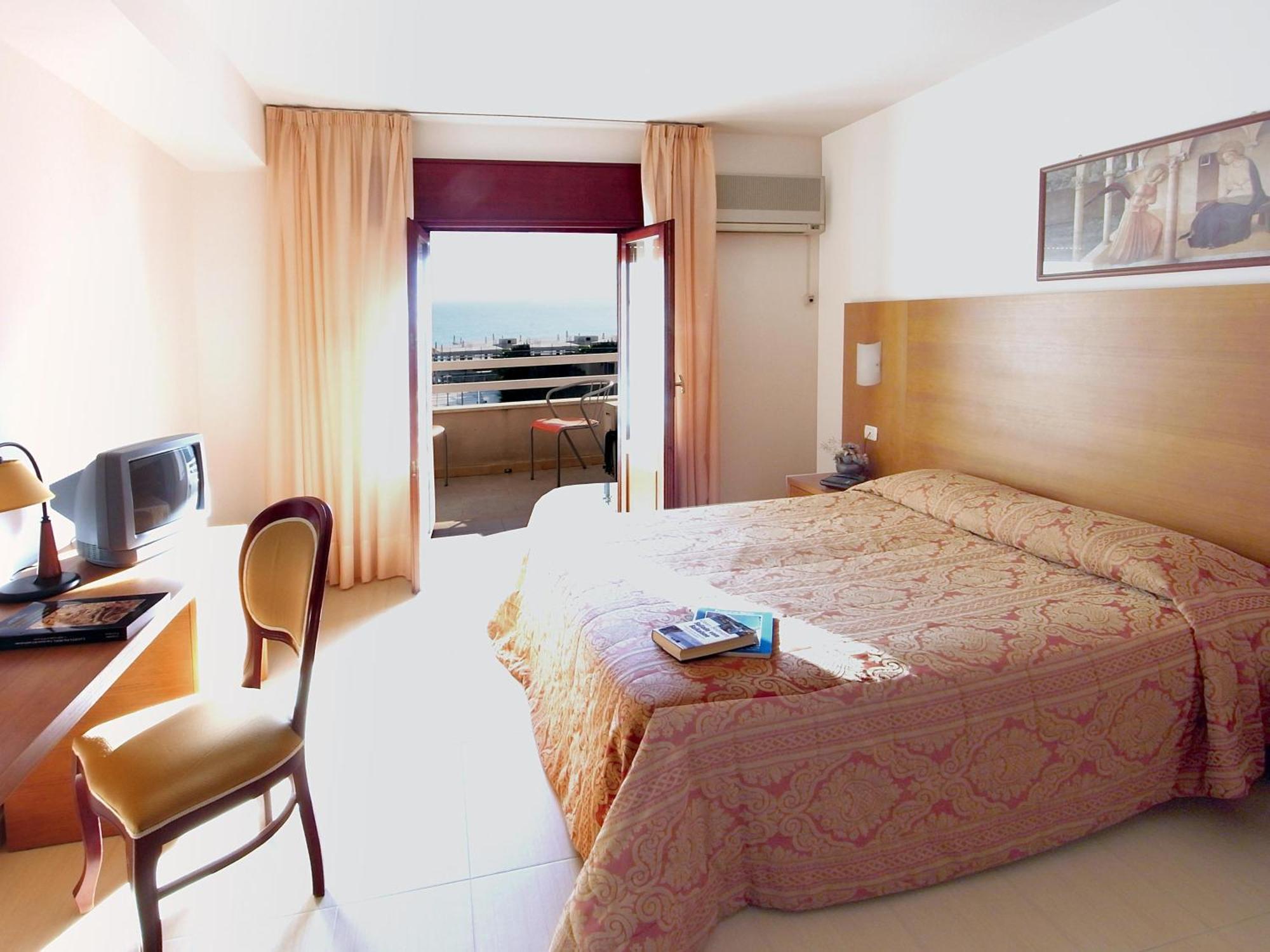 Triple Room,7660403:JPEG