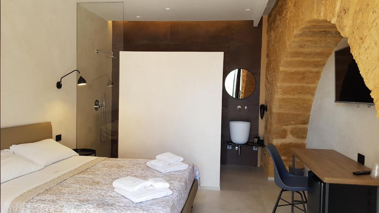 Suite with Hot Tub