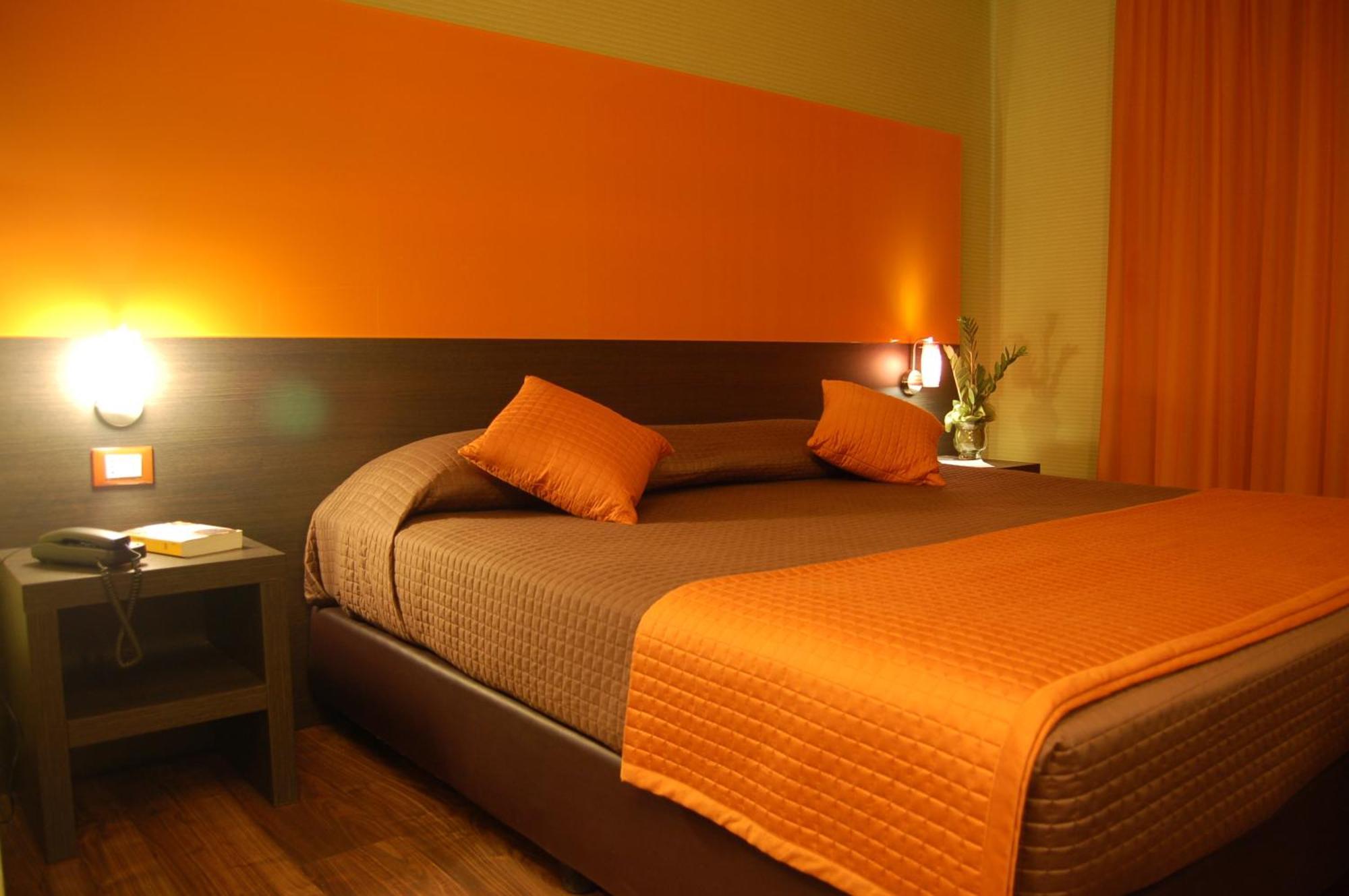 Standard Double Room,63472525:JPEG