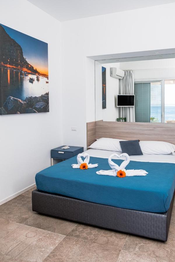 Superior Double Room Terrace Sea view