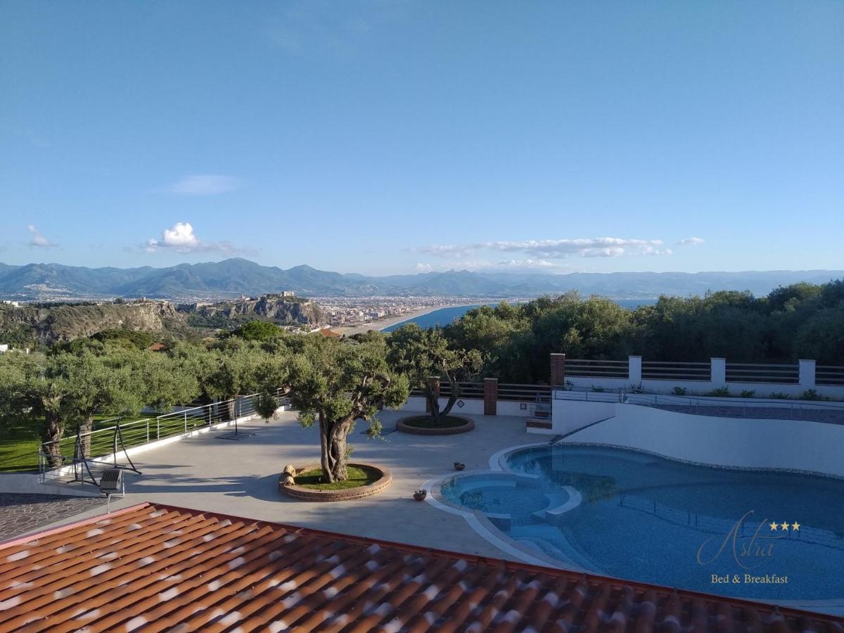 Camera Matrimoniale Deluxe con Balcone e Vista Mare