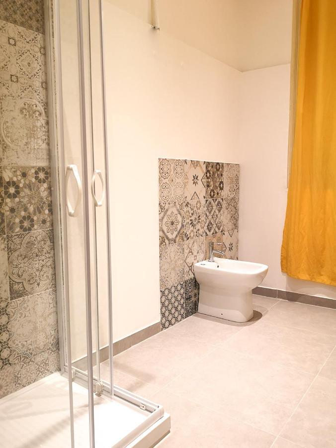 Family Room External Private Bathroom
