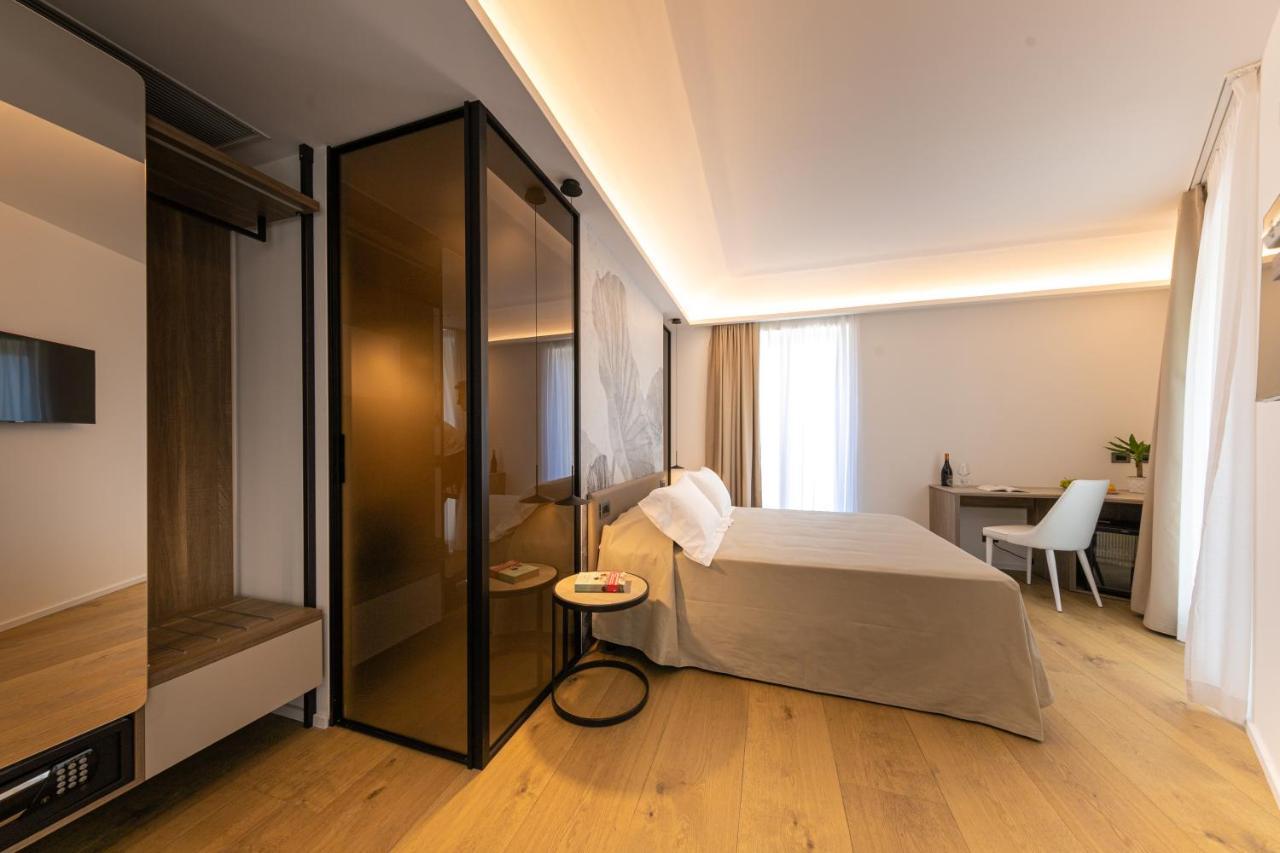 Luxury Triple Room