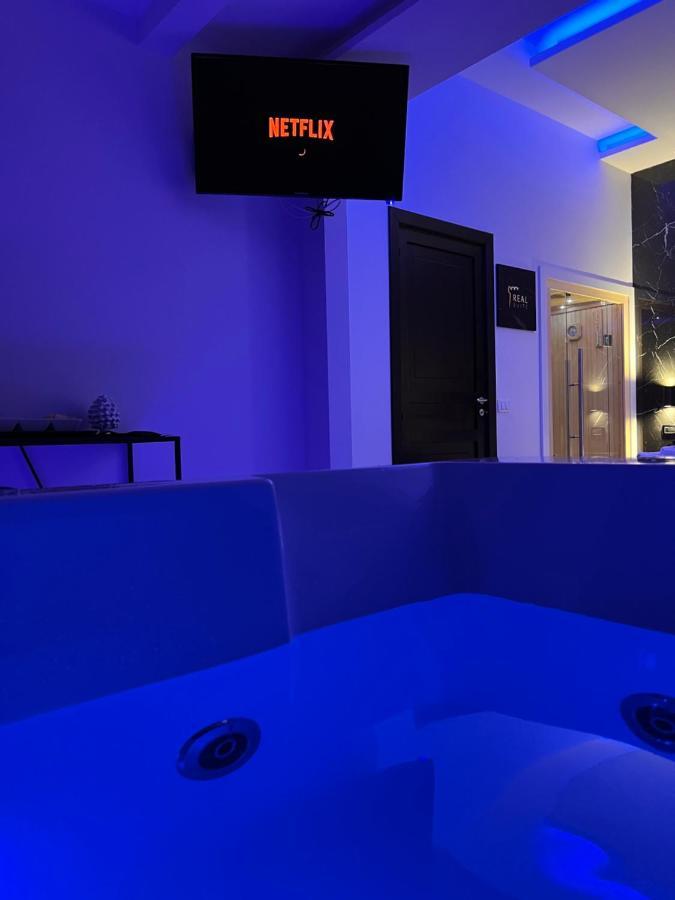 King Room Spa Bath