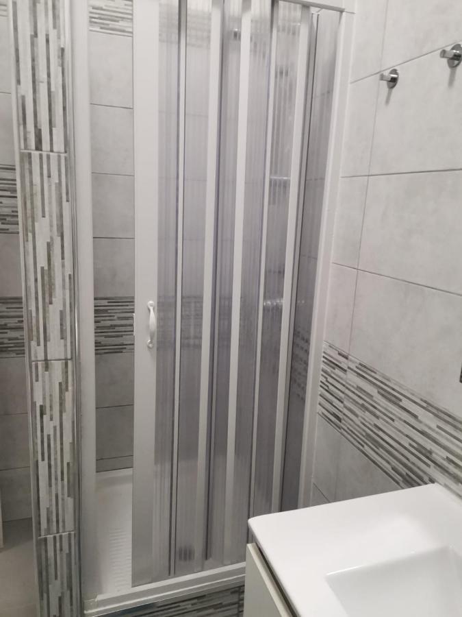 Quadruple Room Private Bathroom