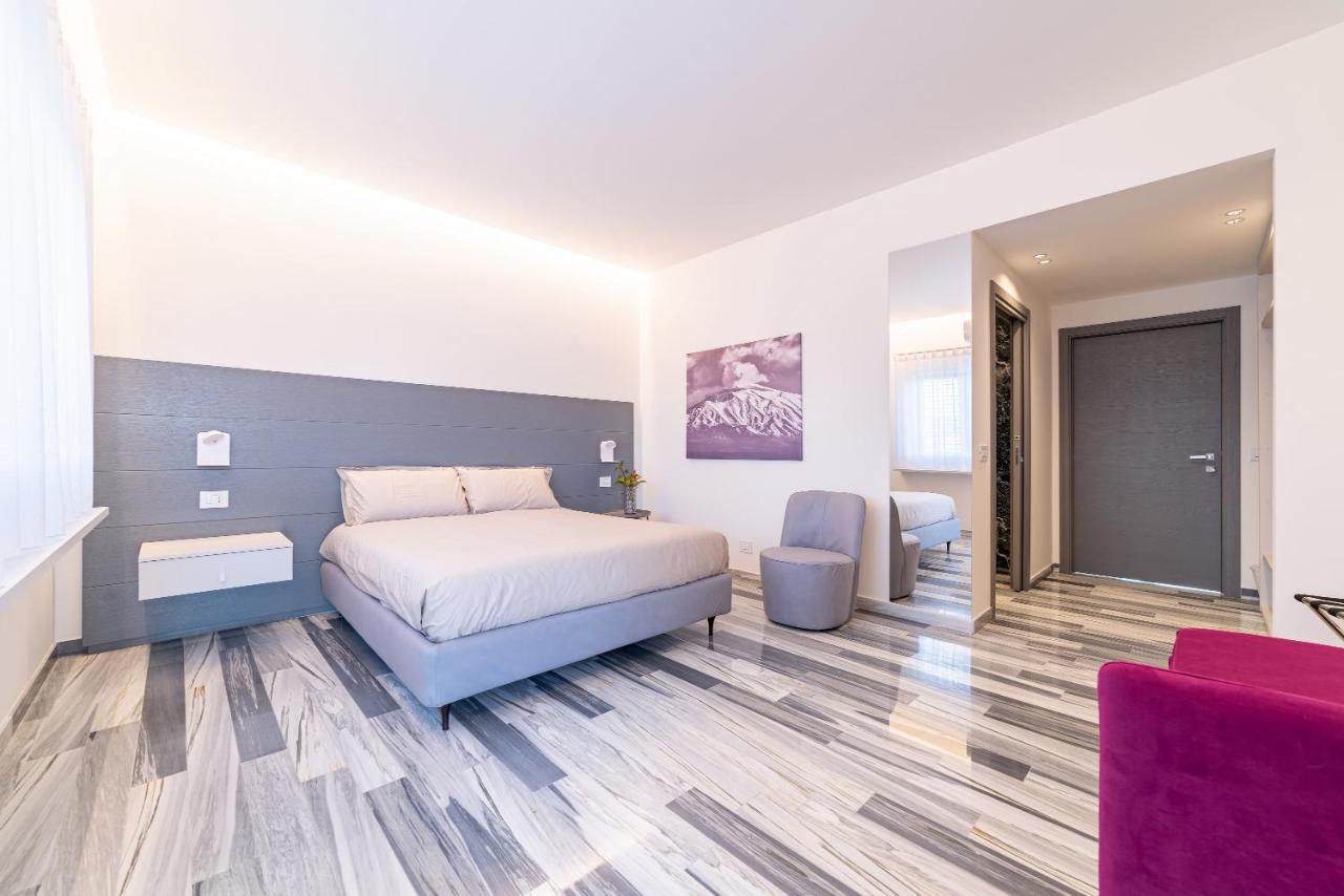 Camera Matrimoniale con Letto Supplementare