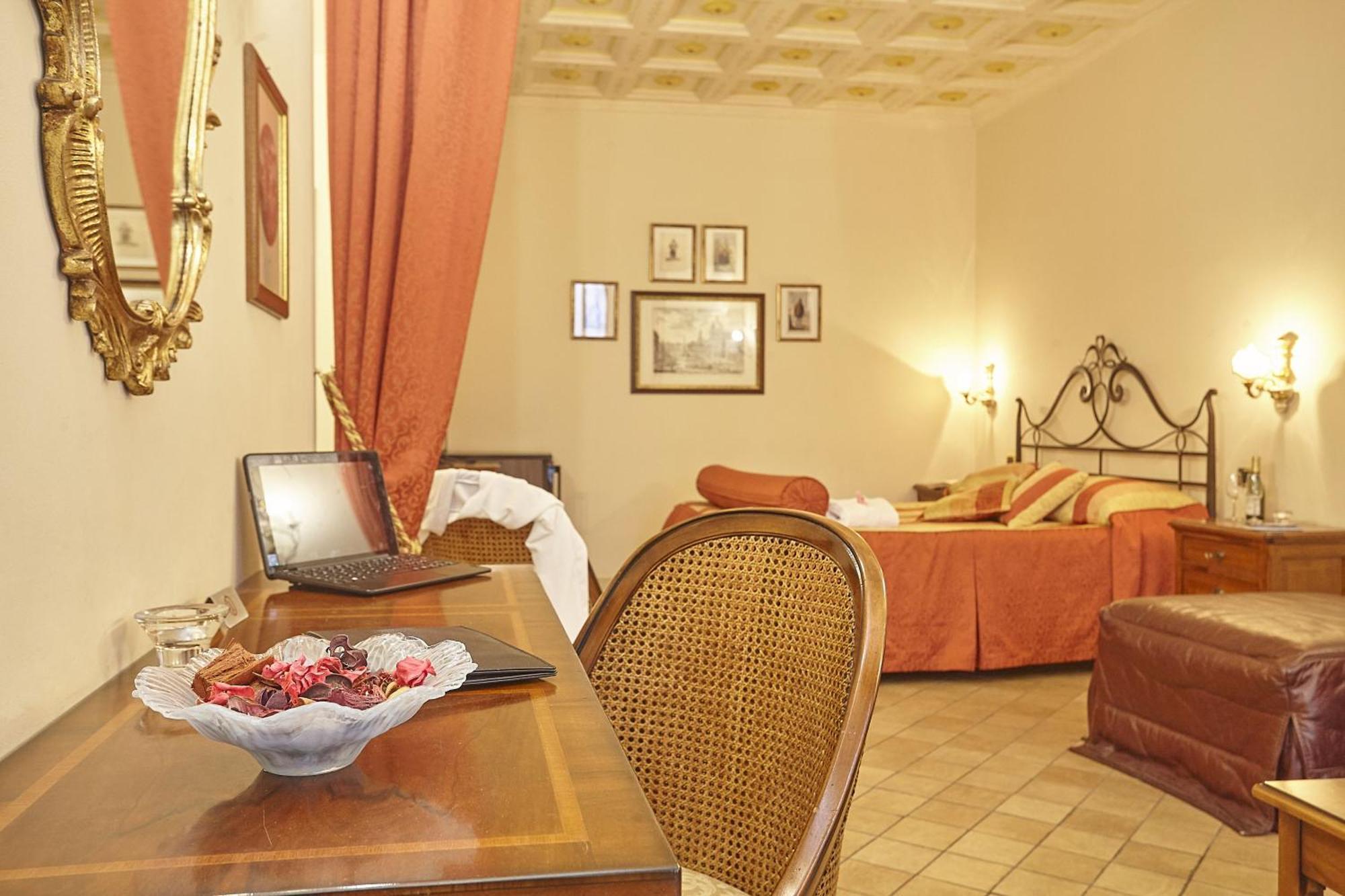 Deluxe Suite,1216170556:JPEG