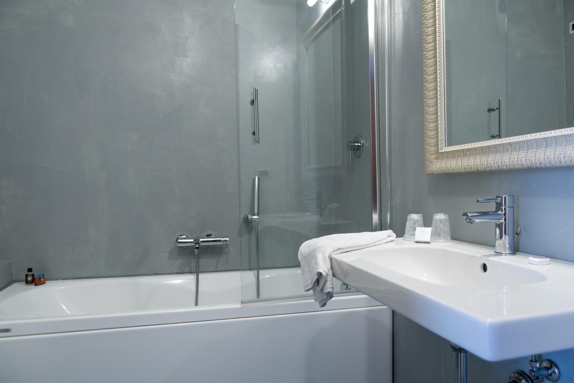 Double or Twin Room Partial Sea View