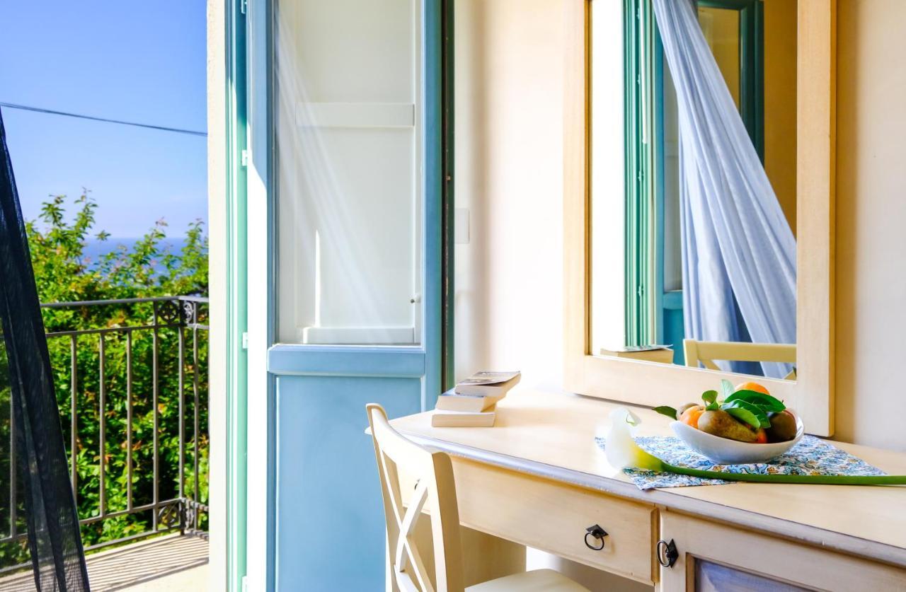 Deluxe Double Room Side Sea View