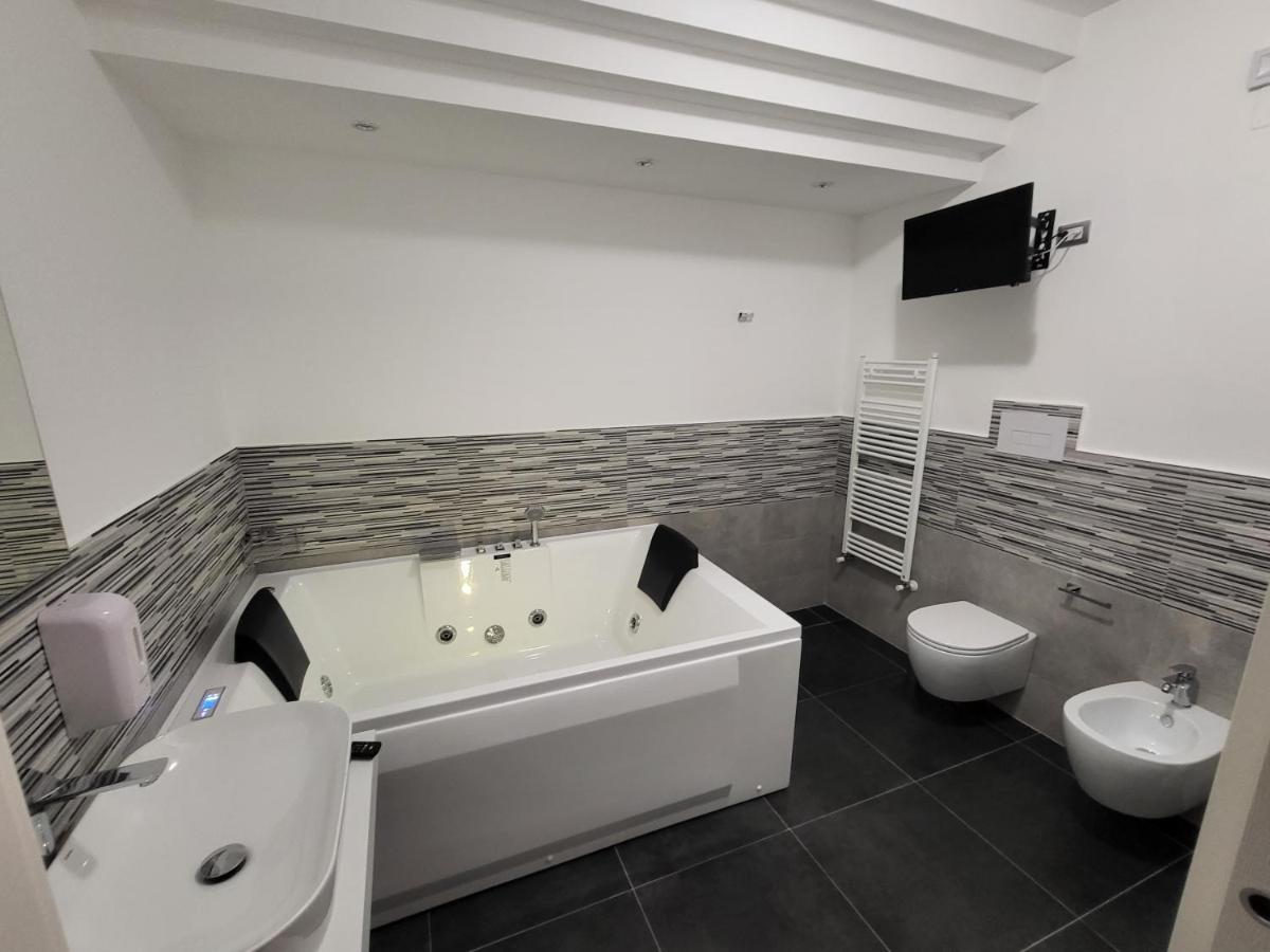 Deluxe Double Room Bath