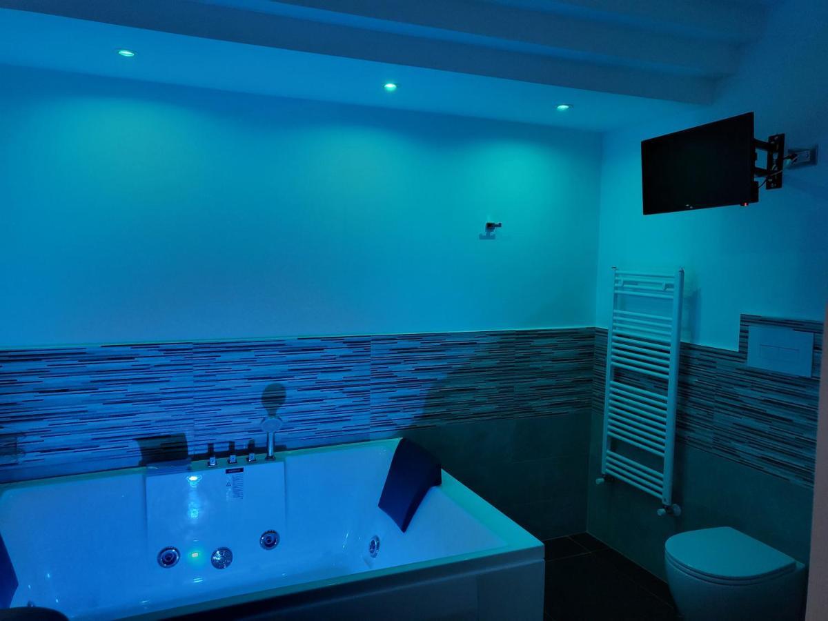 Deluxe Double Room Bath