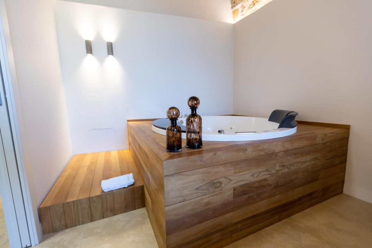 King Room Spa Bath