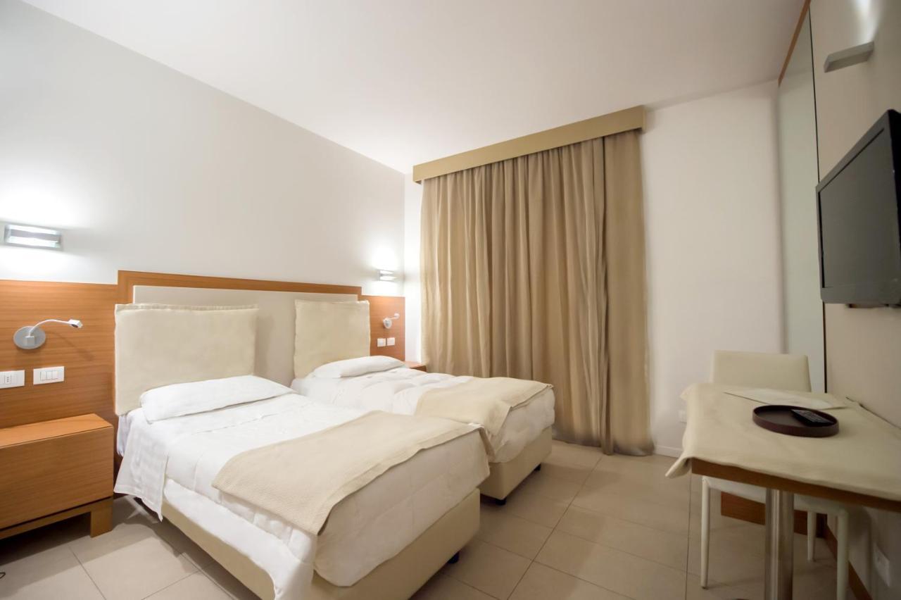 Triple Room with Balcony,1270158427:JPEG