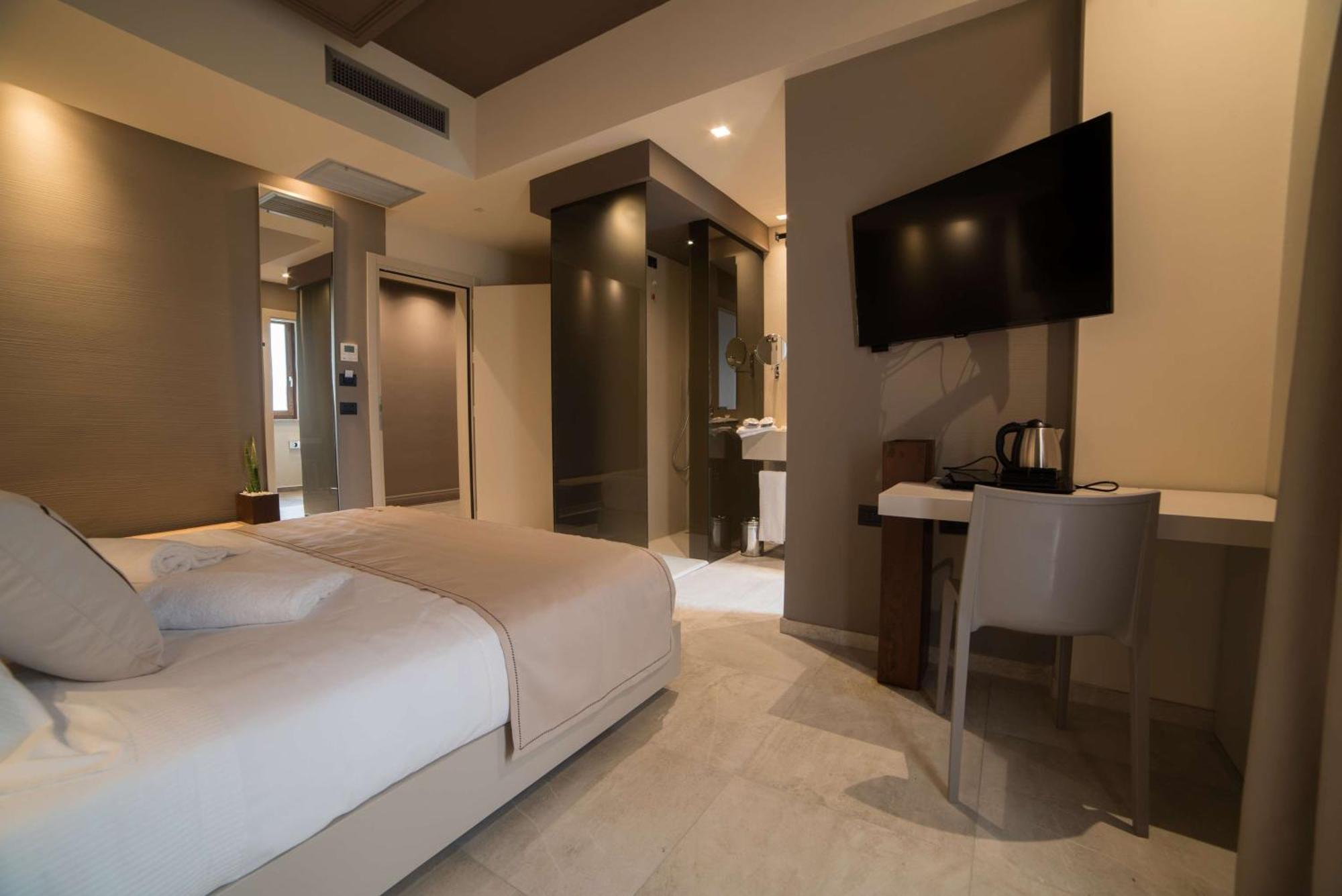 Comfort Queen Room