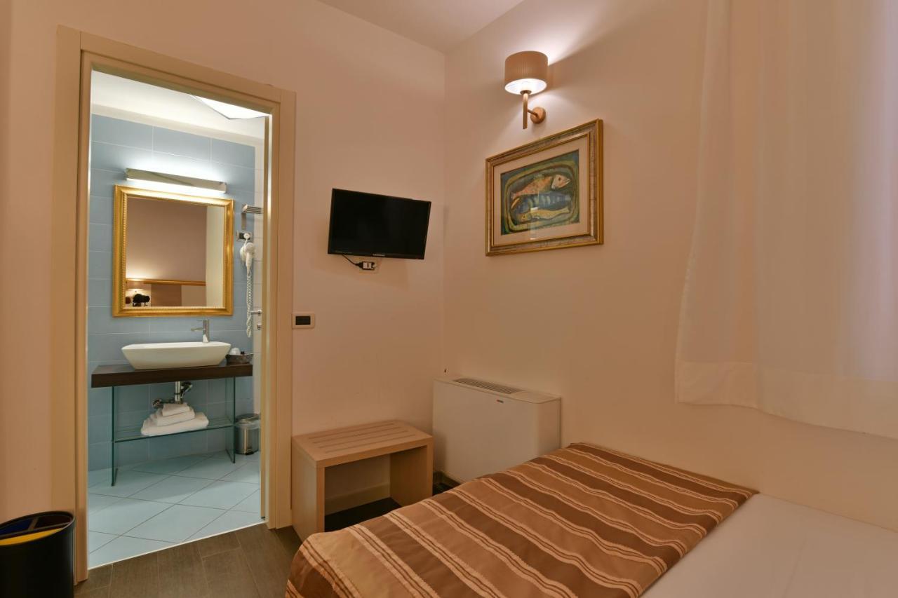 Single Room,1310655802:JPEG