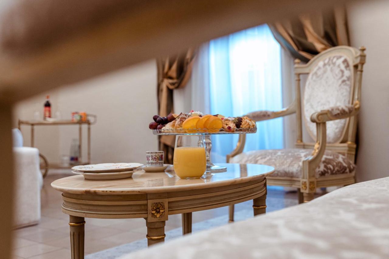 Queen Suite