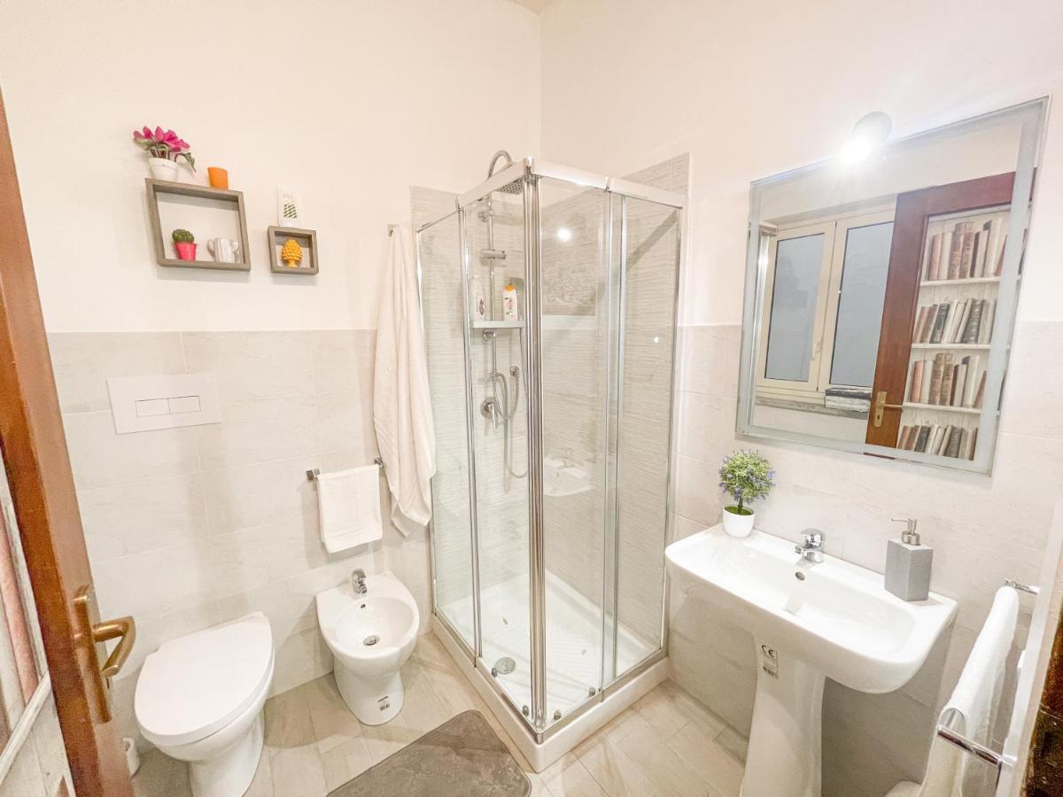 Camera Tripla con Bagno in Comune
