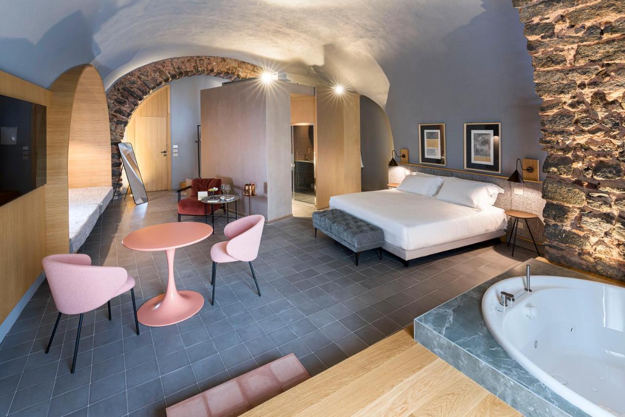 Deluxe Suite Spa Bath