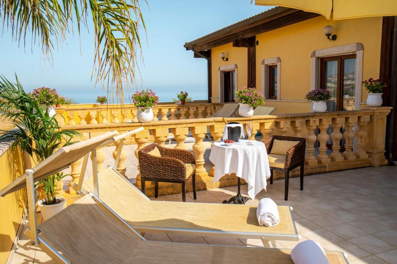 Double or Twin Room Terrace