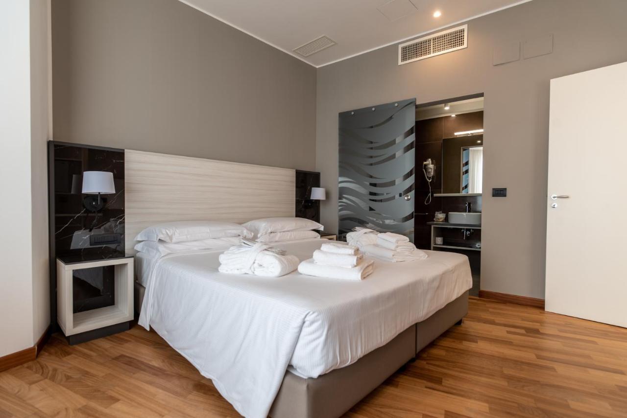 Two-Bedroom Suite,1539000739:JPEG