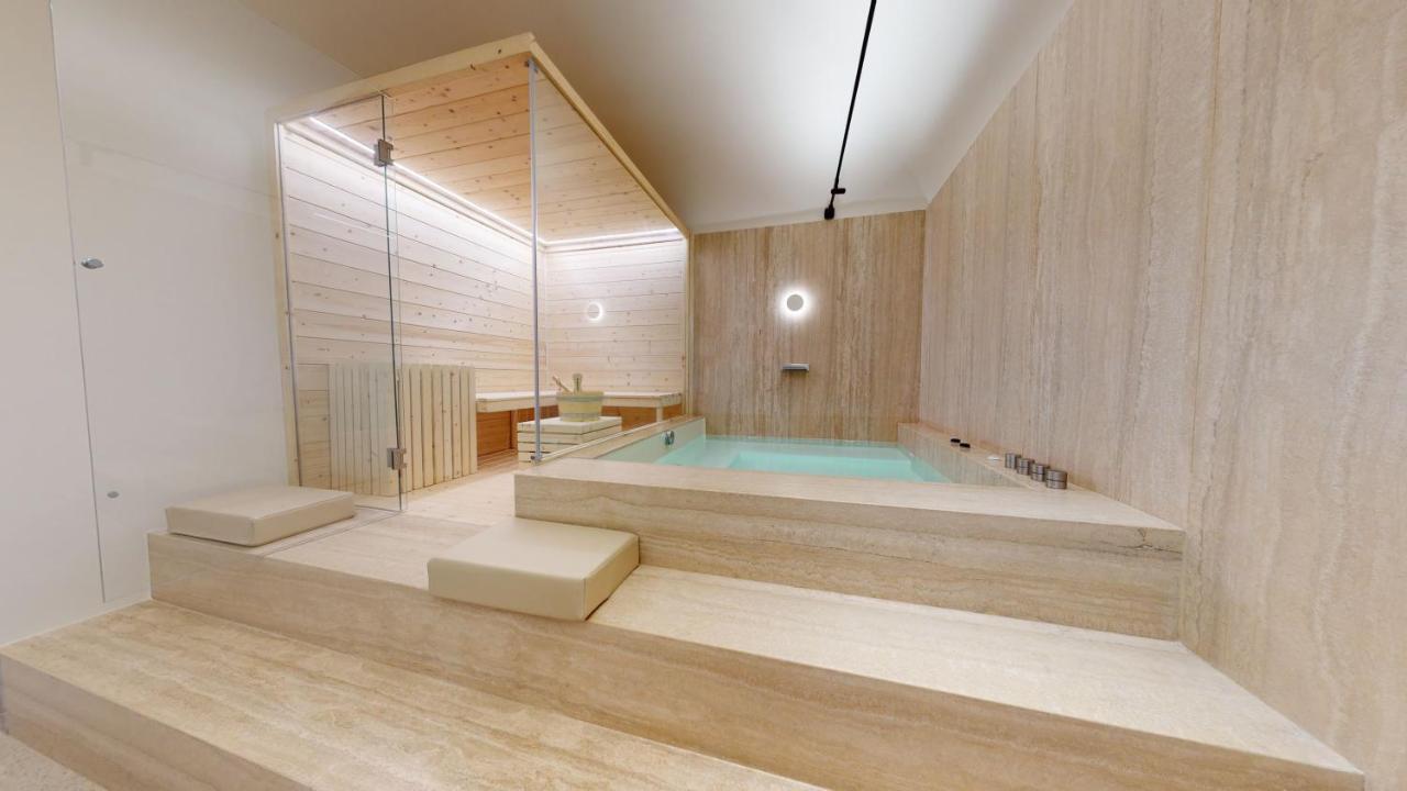 King Room Spa Bath
