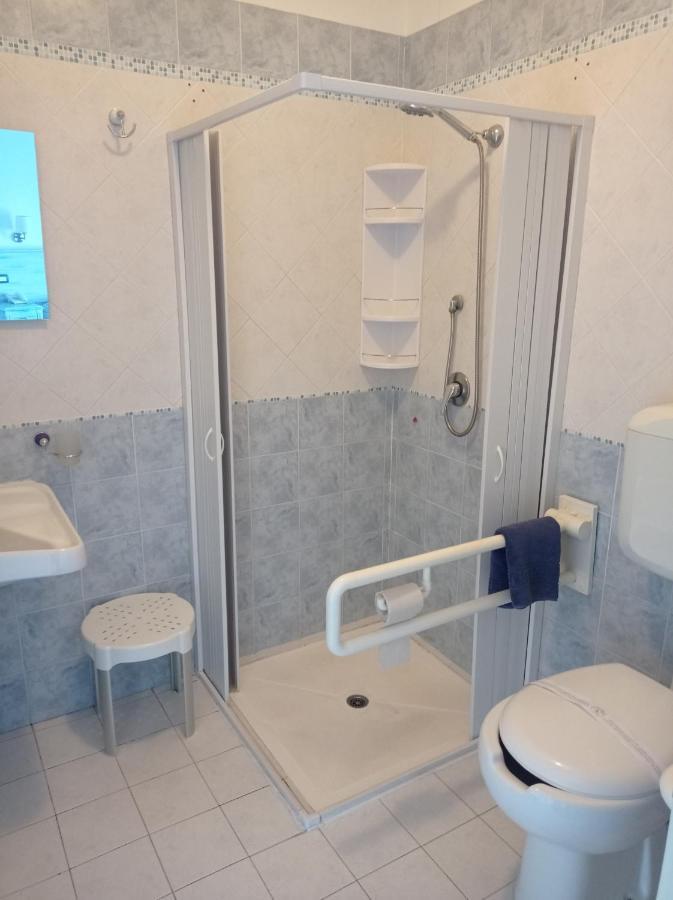 Double or Twin Room Disability Access