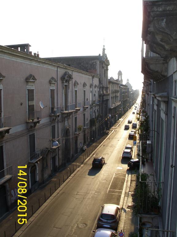 Camera Tripla con Vista Città
