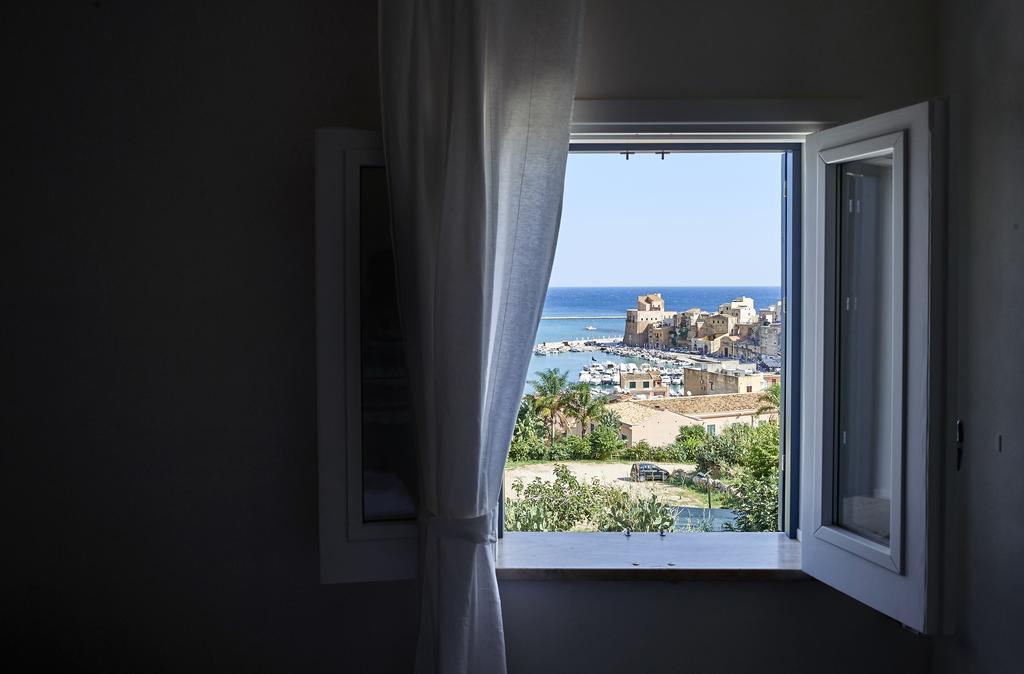 Deluxe Double or Twin Room Sea View