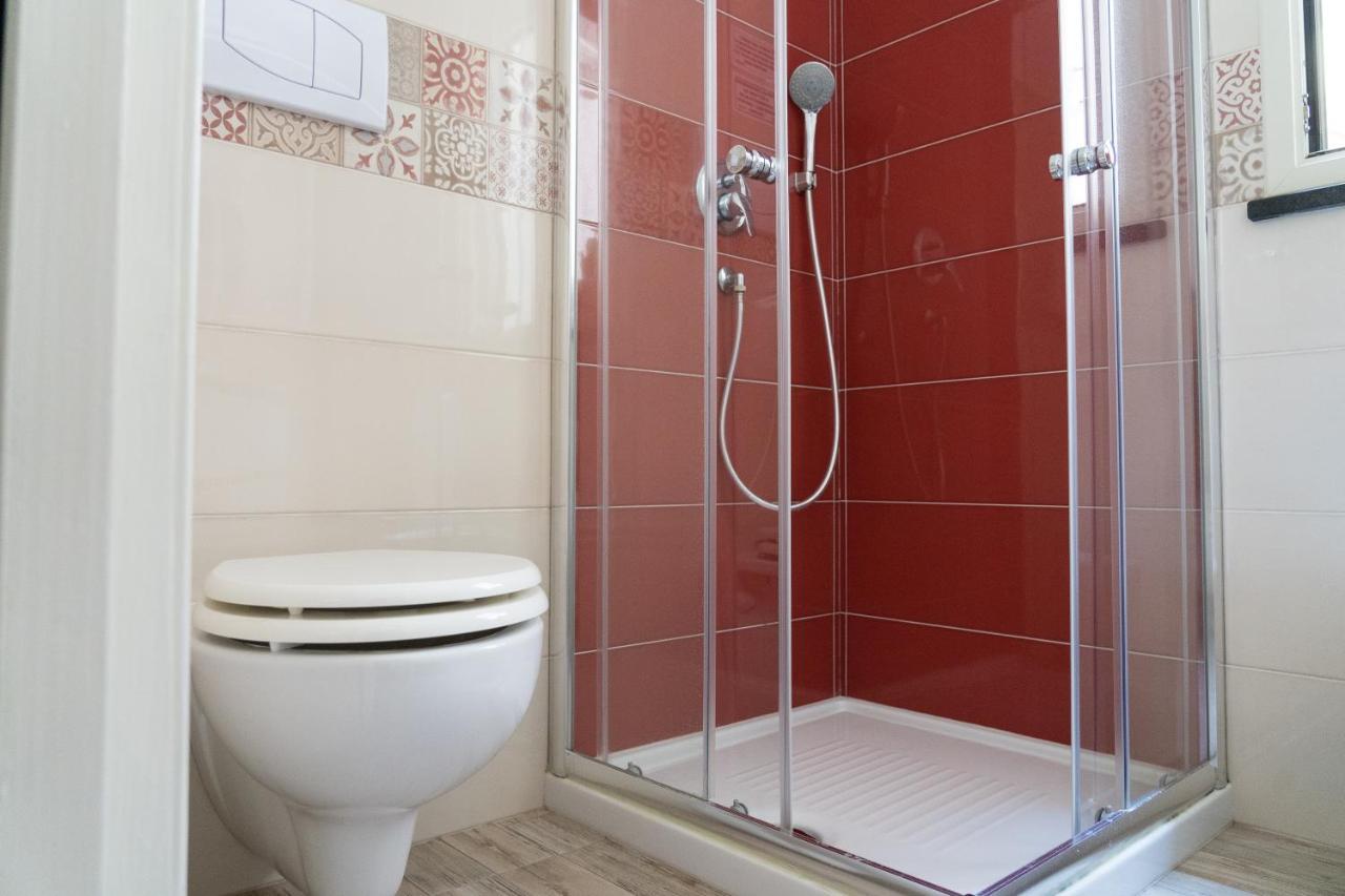 Family Room Private Bathroom