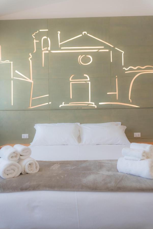 Deluxe King Room,1466464271:JPEG