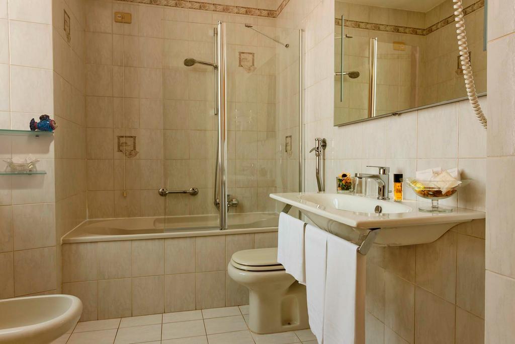 Chambre Double ou Lits Jumeaux - Vue sur Mer