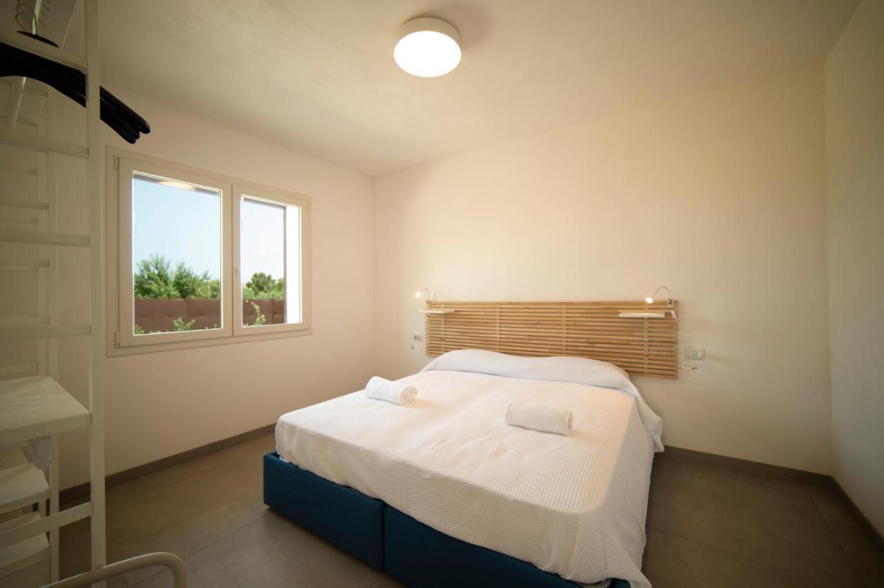 Appartamento con 2 Camere da Letto e Vista Piscina