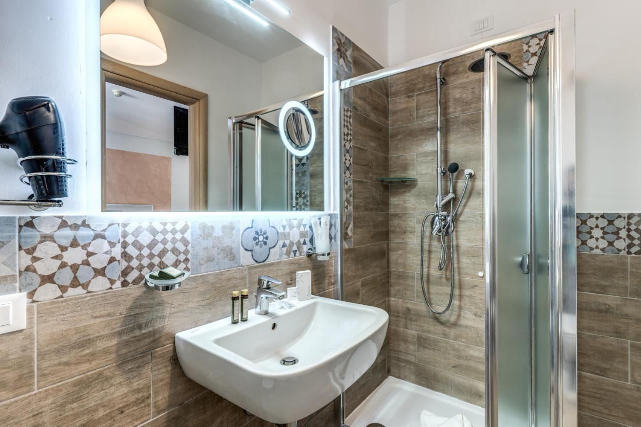 Standard Double or Twin Room Balcony
