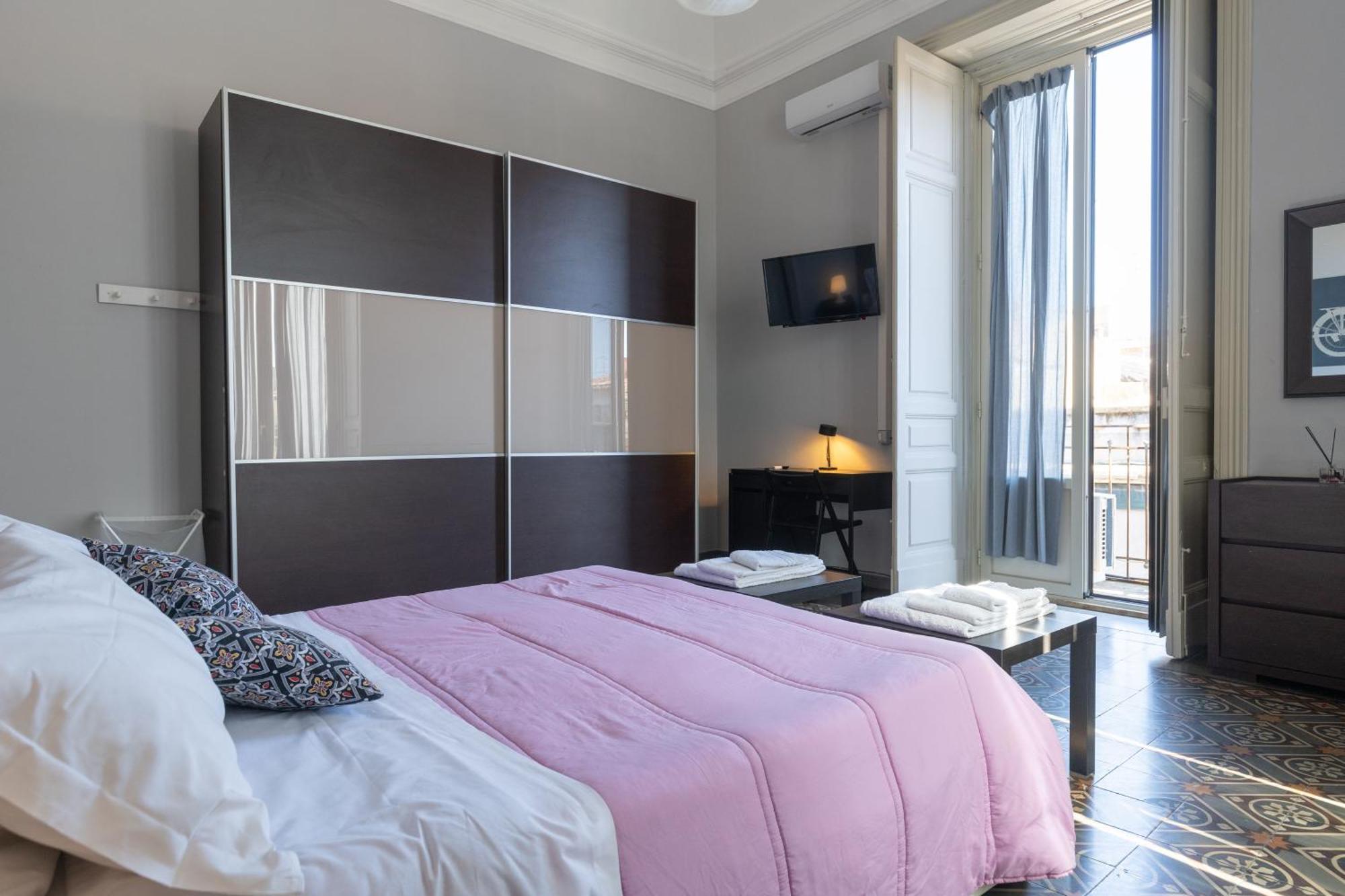 Double Room Private External Bathroom