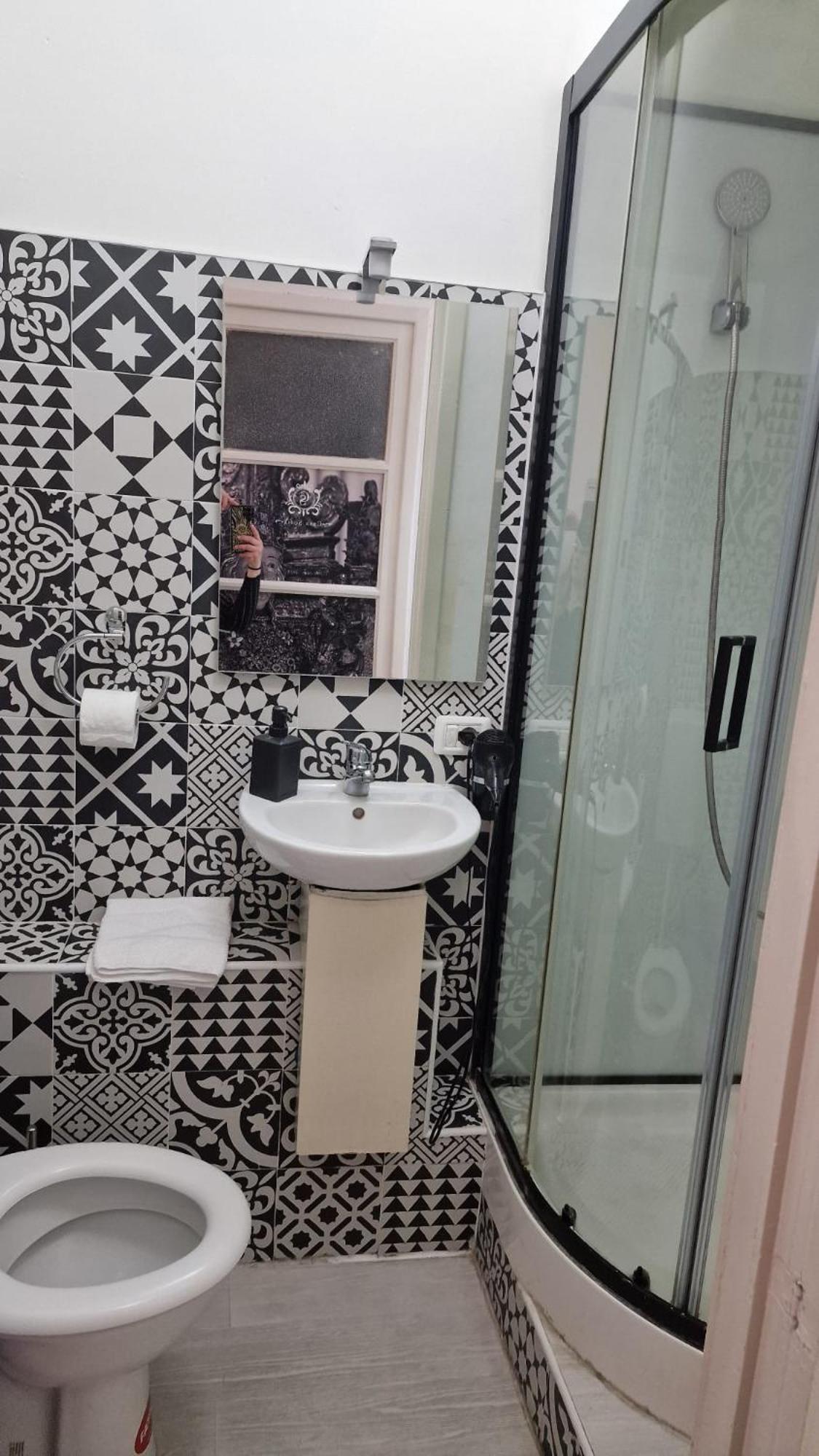 Double Room Private Bathroom
