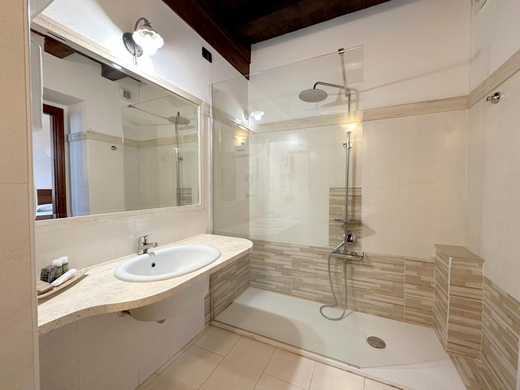 Junior Suite,1546169953:JPEG
