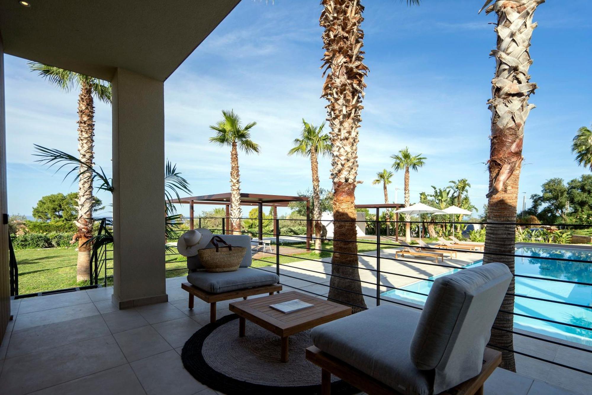 King Room Pool View