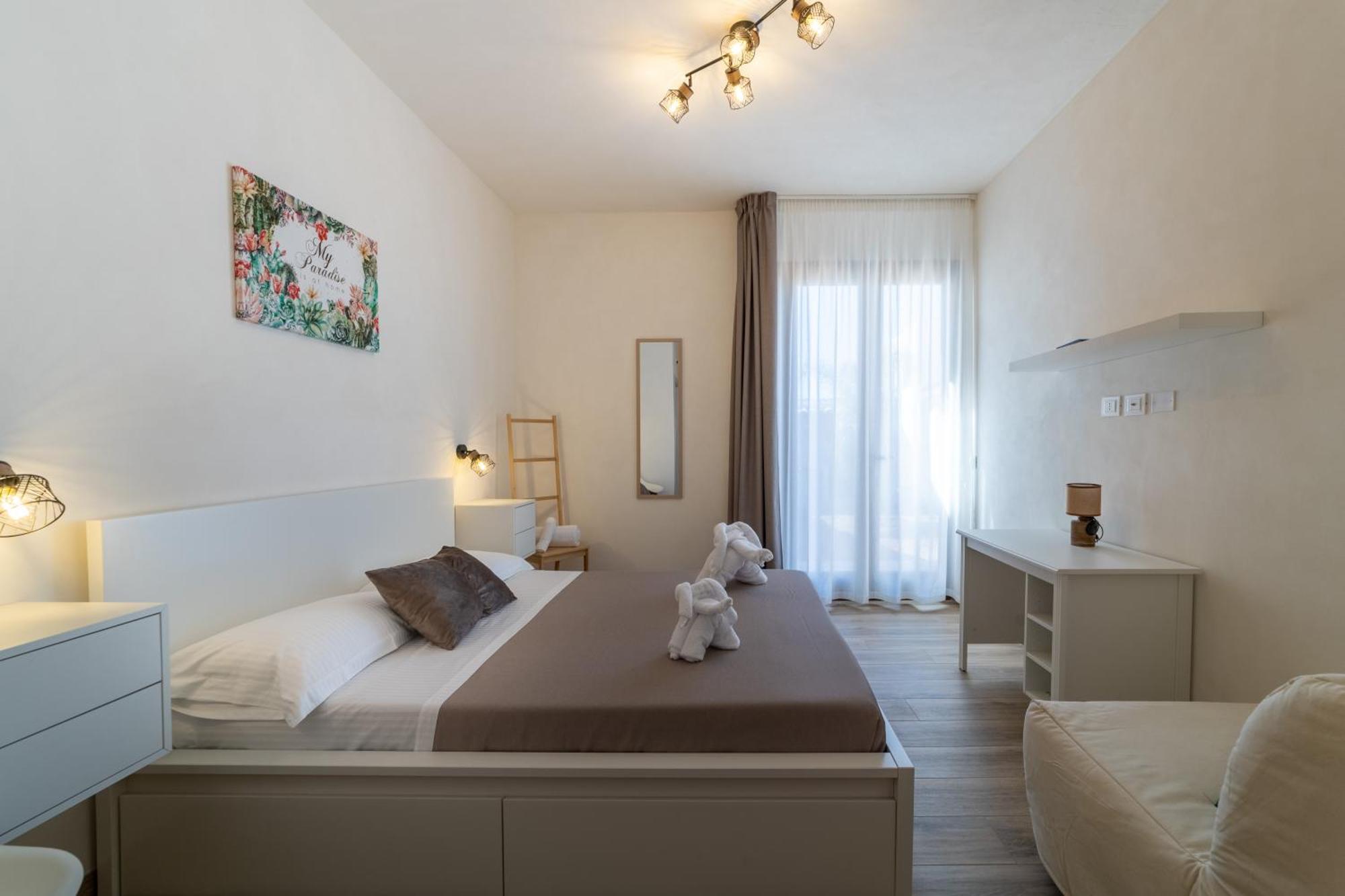 Chambre Lit King-Size - Accessible aux Personnes à Mobilité Réduite