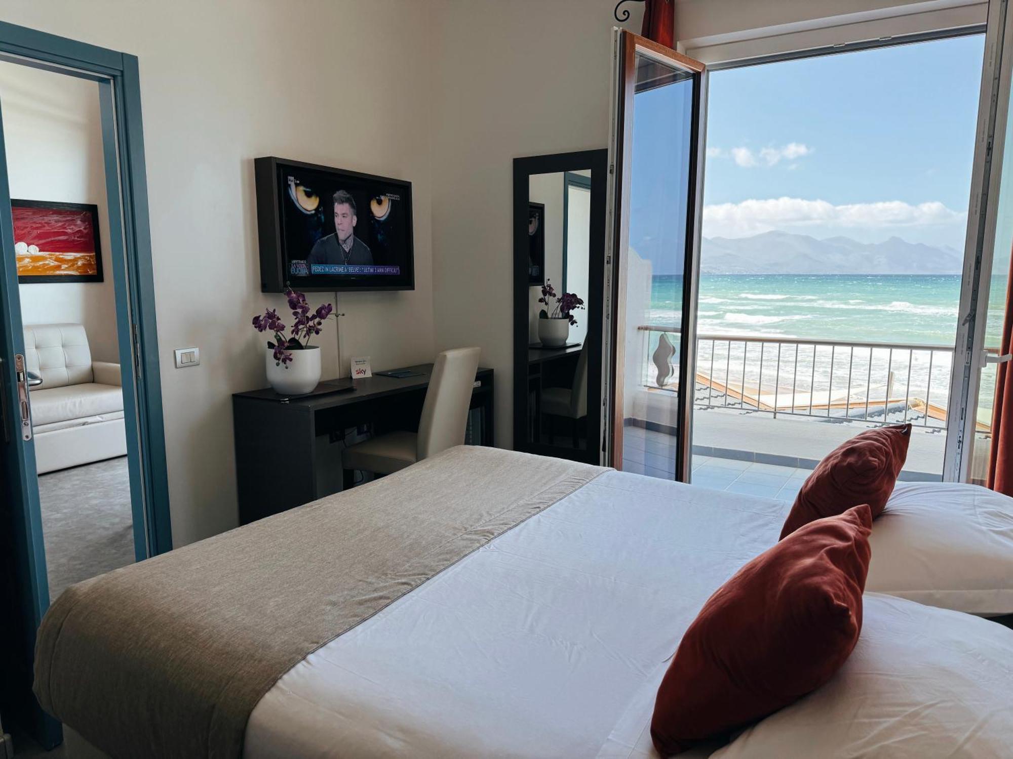 Suite with Terrace and Sea View,1170403363:JPEG