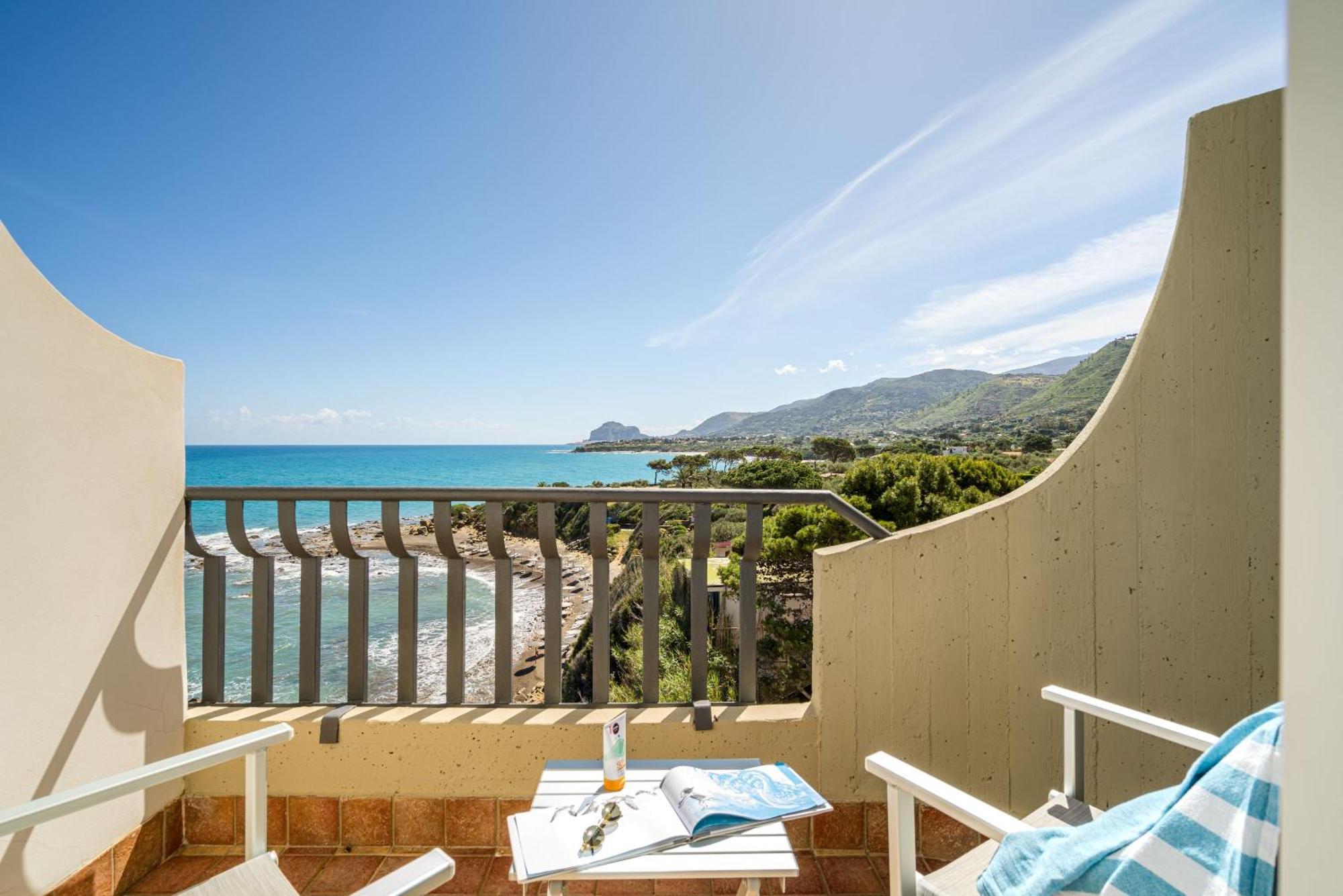 Double or Twin Room Sea View
