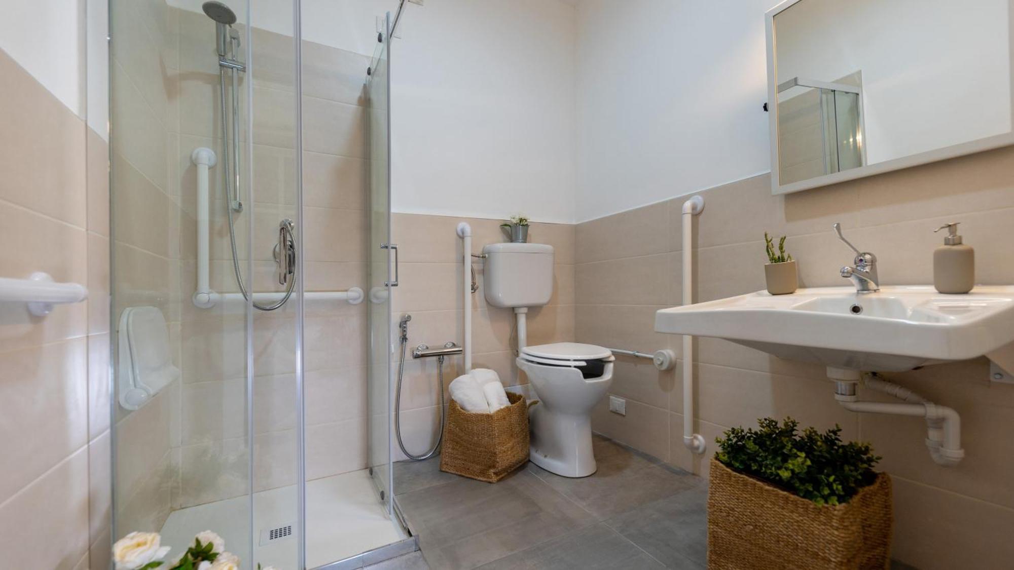 Quadruple Room Private Bathroom