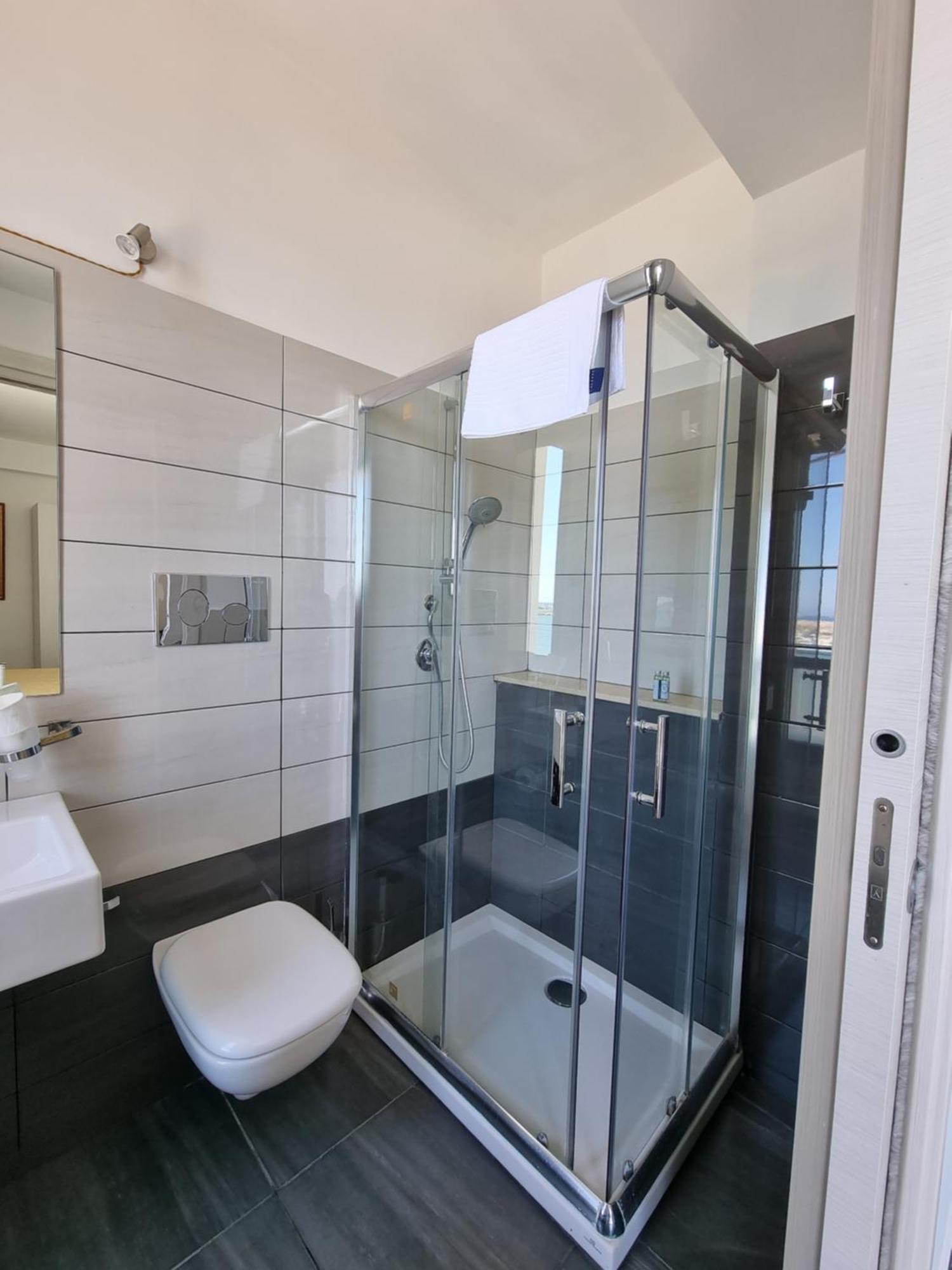 Deluxe Double Room with Sea View- Annex