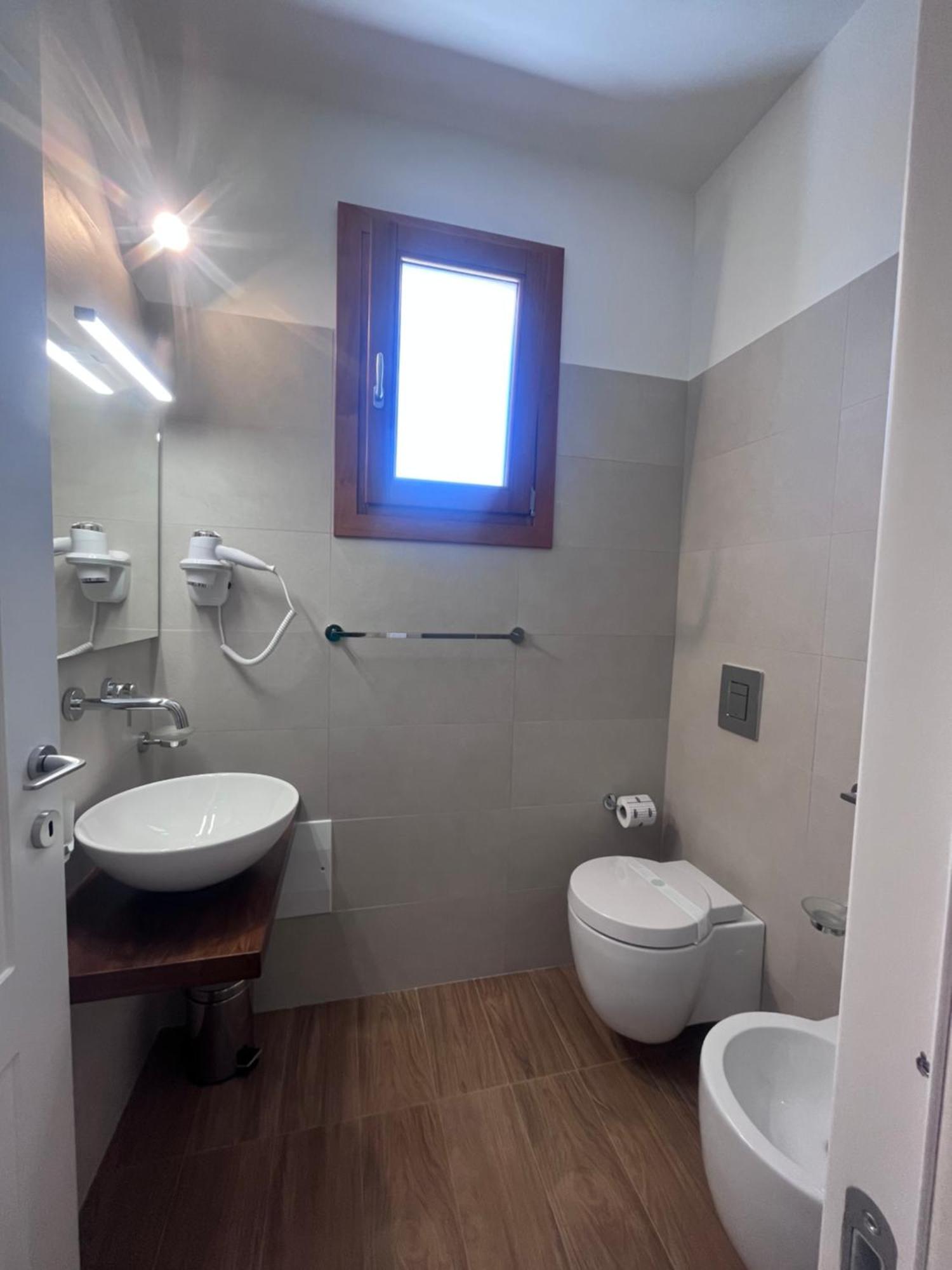 Camera Matrimoniale con Balcone