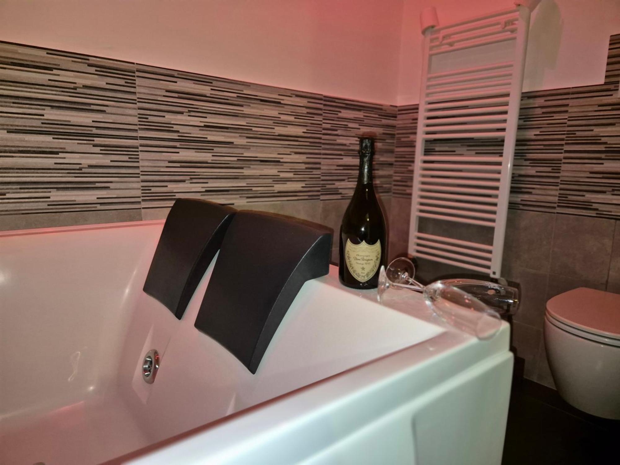 Deluxe Double Room Bath