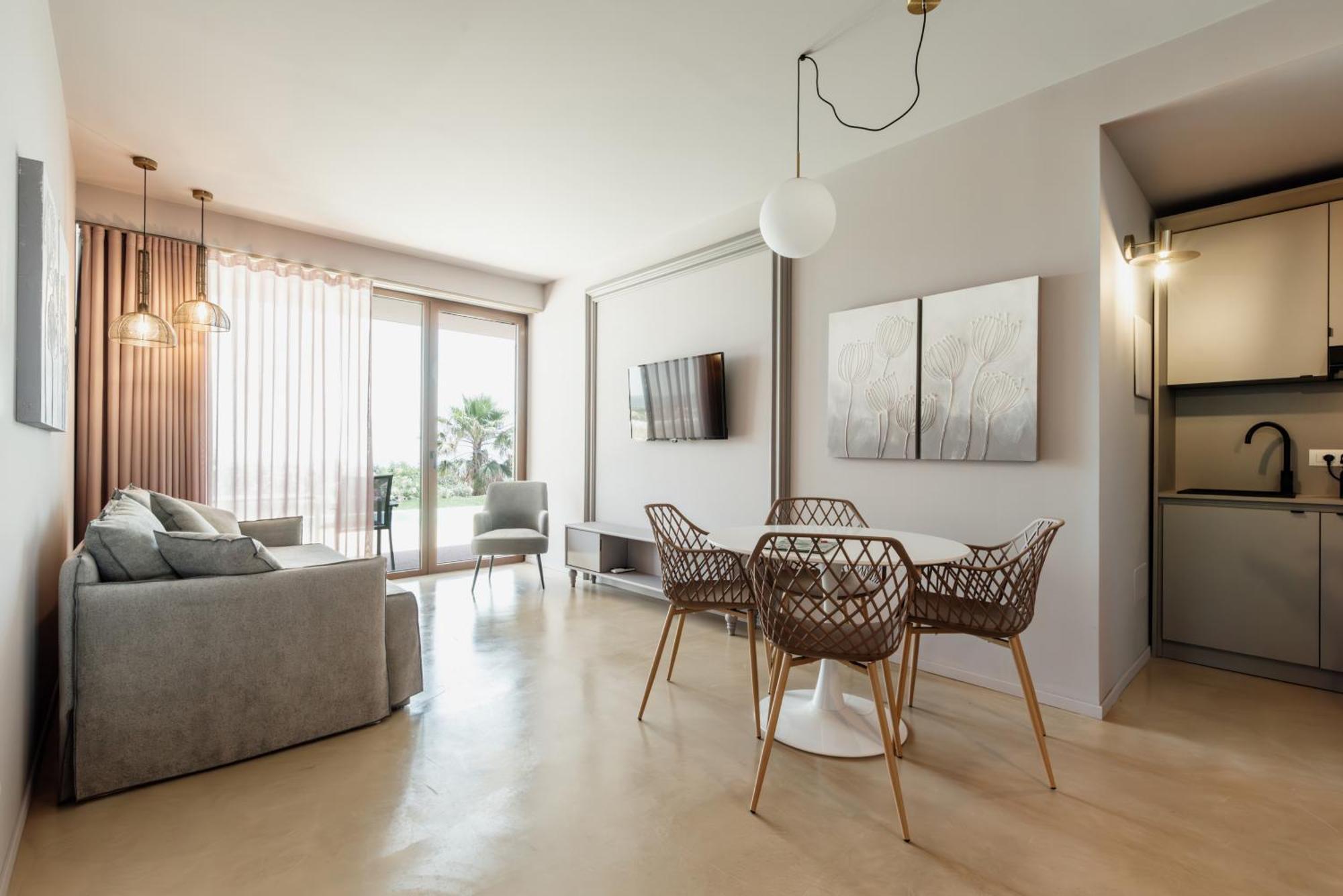 Suite met Eigen Zwembad