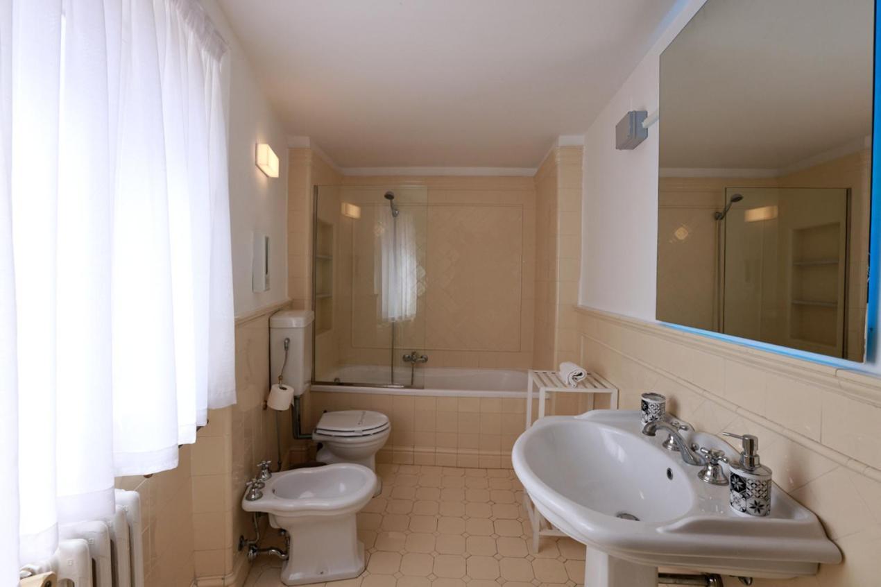 Double Room Private External Bathroom