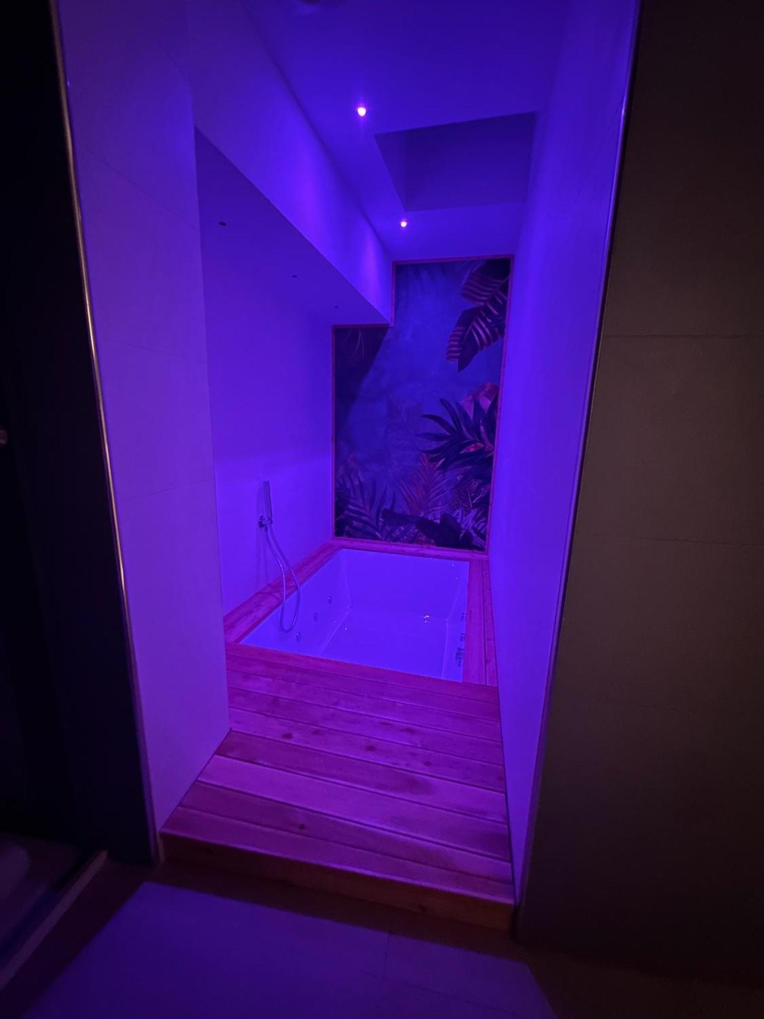 Suite with Spa Bath
