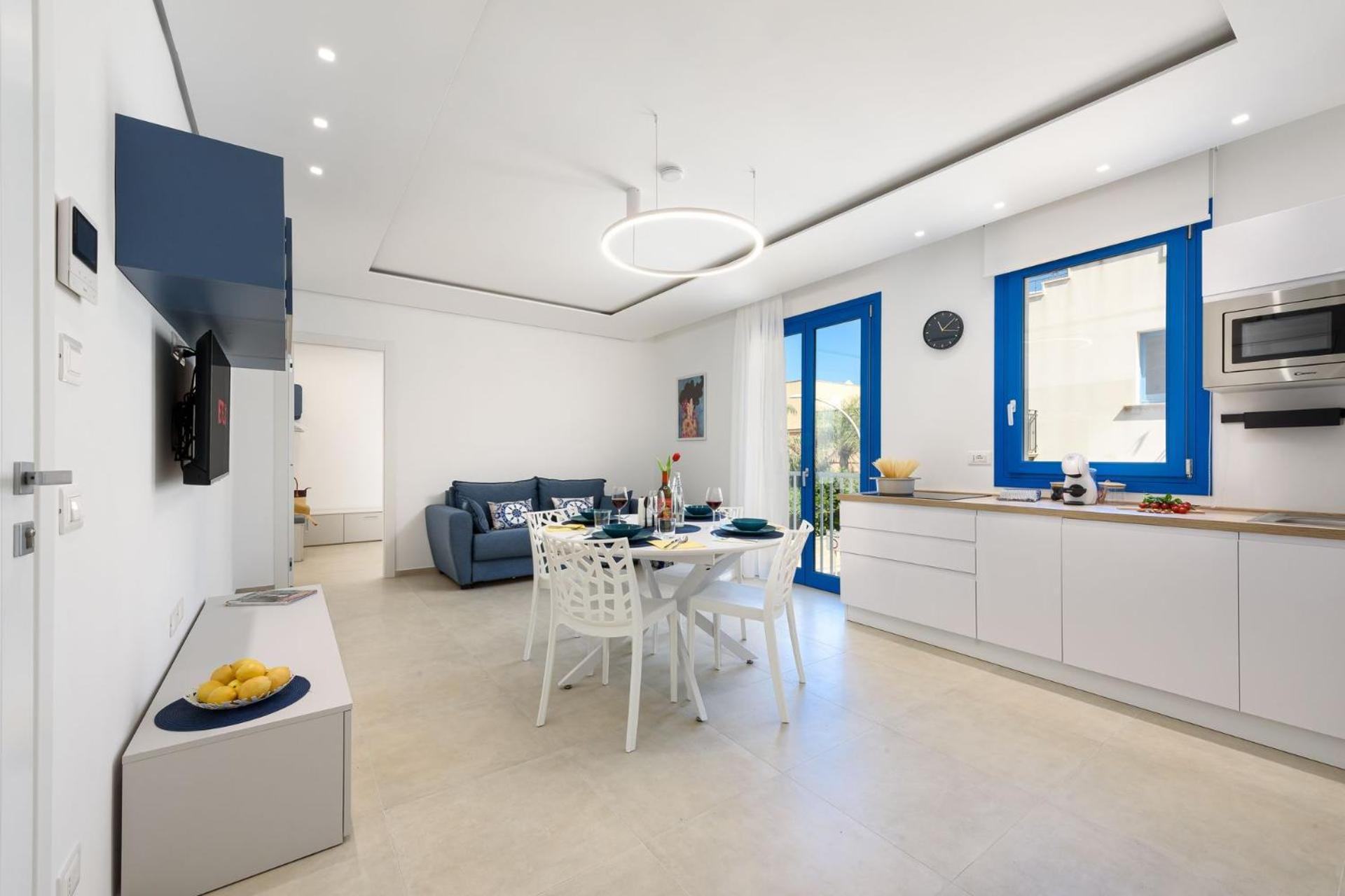 Appartamento con 2 Camere da Letto, Terrazza e Vista Mare