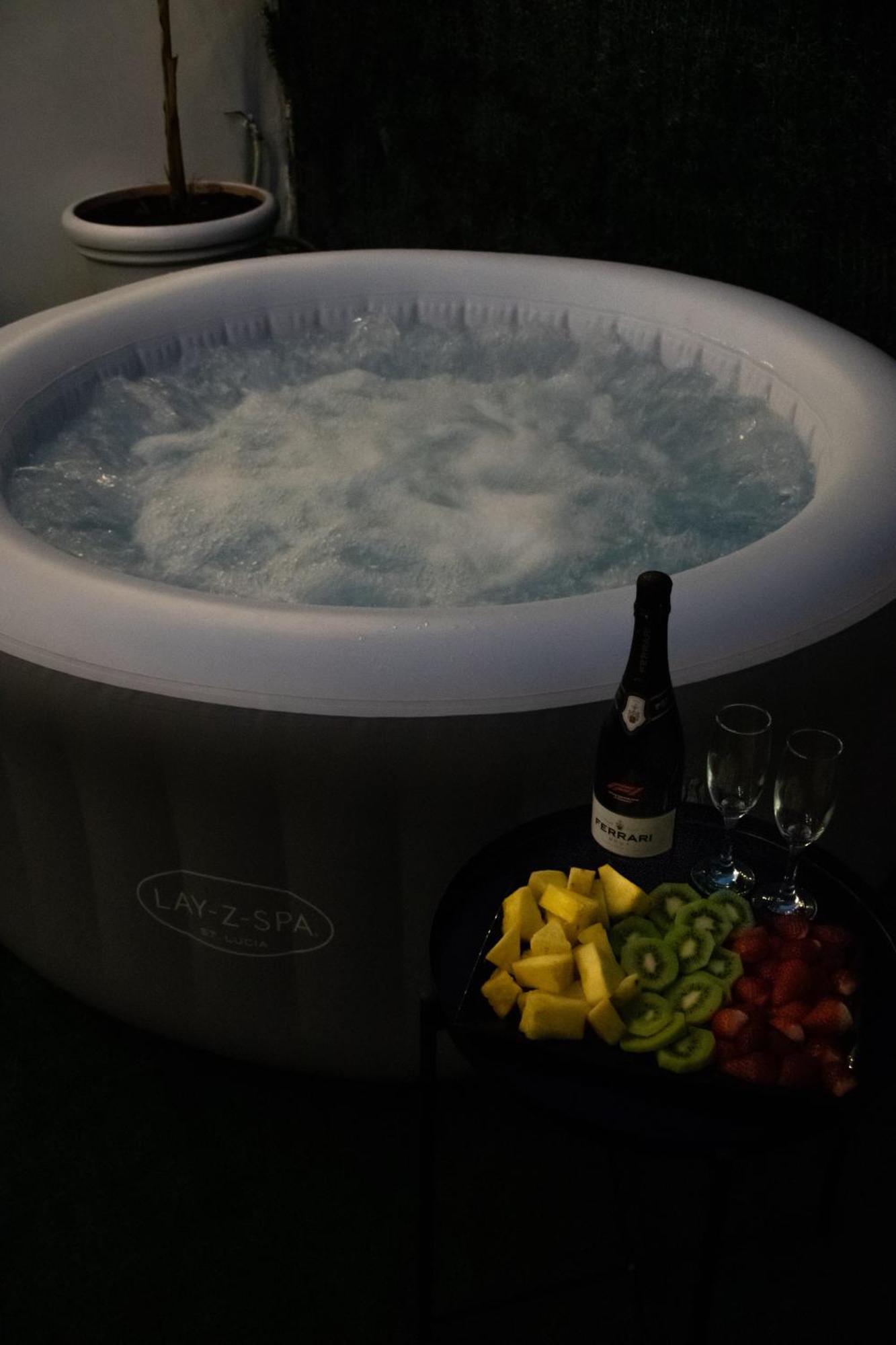 Deluxe Double Room Bath