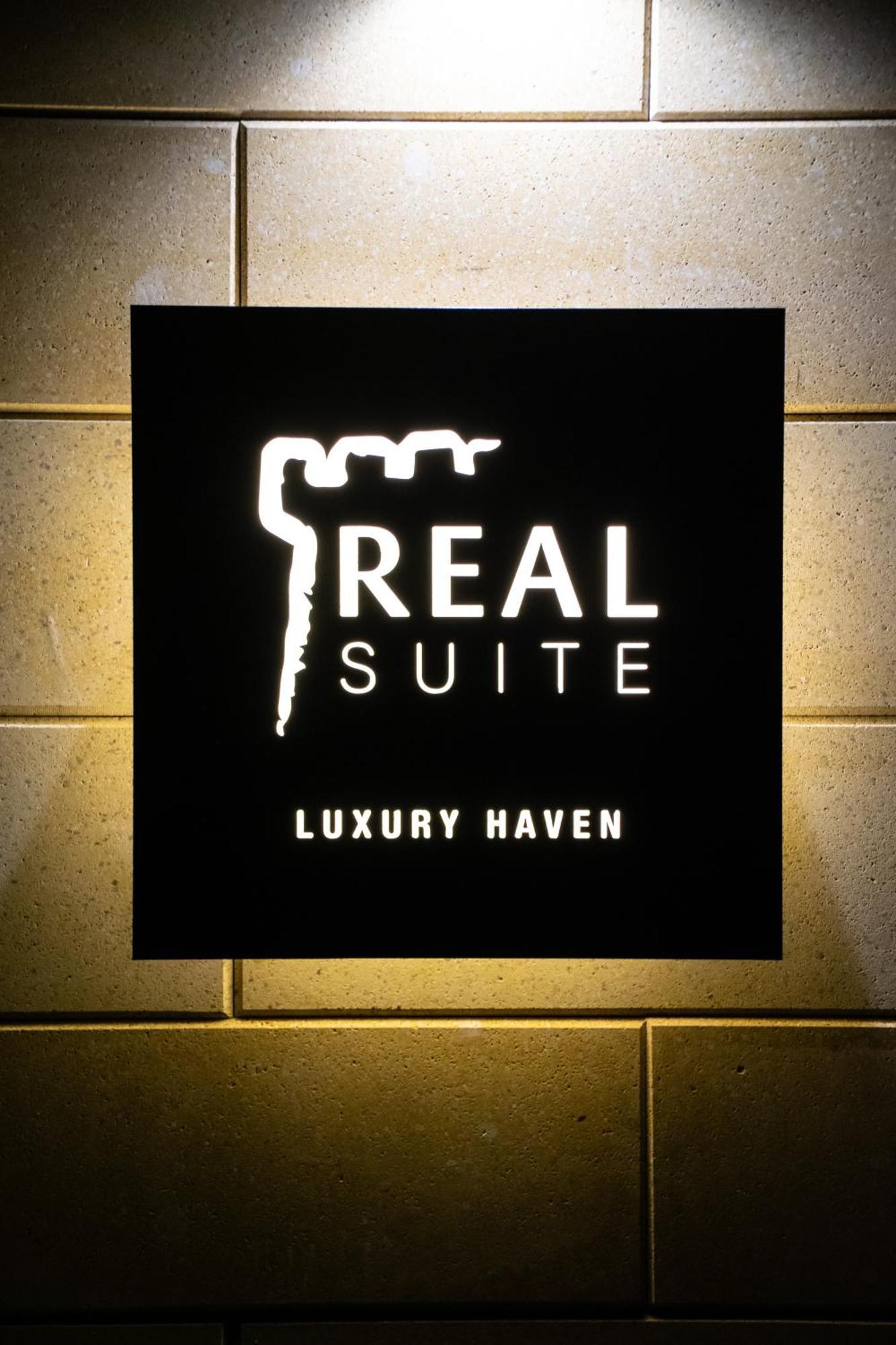 Deluxe Double Room Bath